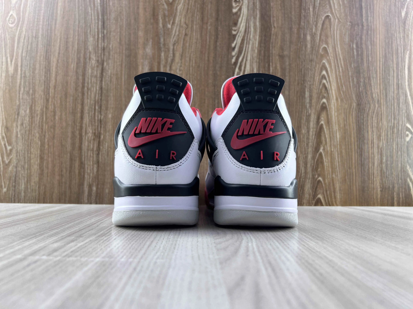 Classic Retro 4 Sneakers - Fire Red - NocturiaShop