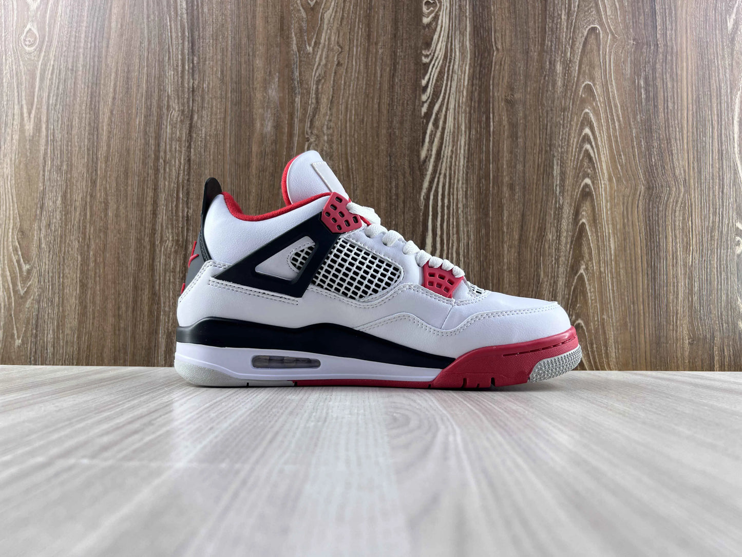 Classic Retro 4 Sneakers - Fire Red - NocturiaShop
