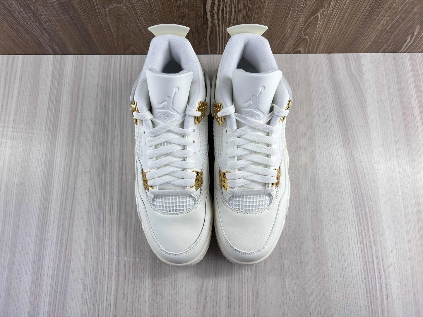 Classic Retro 4 Sneakers - Metallic Gold - NocturiaShop