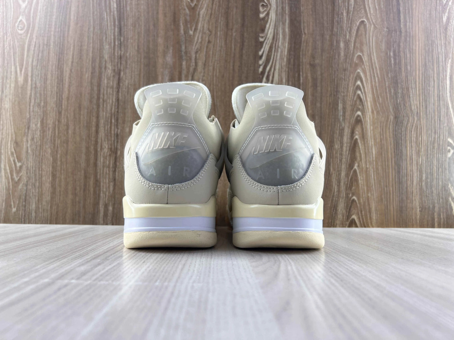 Classic Retro 4 Sneakers - Off White - NocturiaShop
