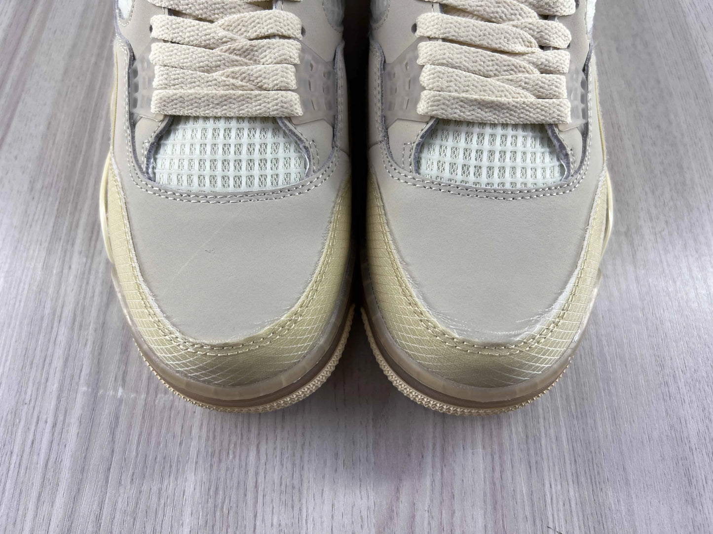 Classic Retro 4 Sneakers - Off White - NocturiaShop