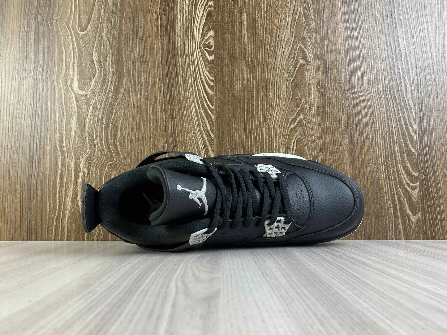 Classic Retro 4 Sneakers - Oreo - NocturiaShop