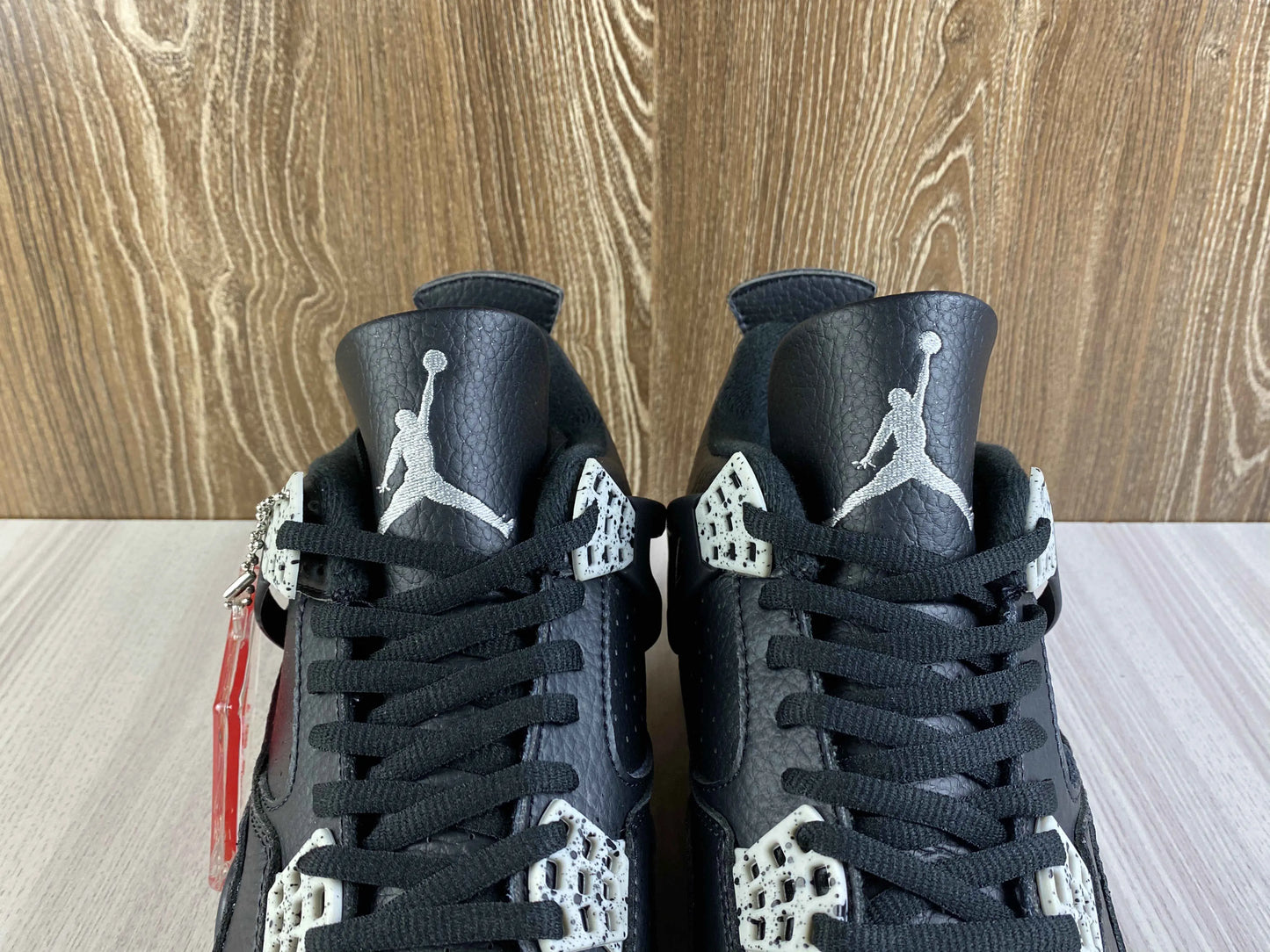 Classic Retro 4 Sneakers - Oreo - NocturiaShop