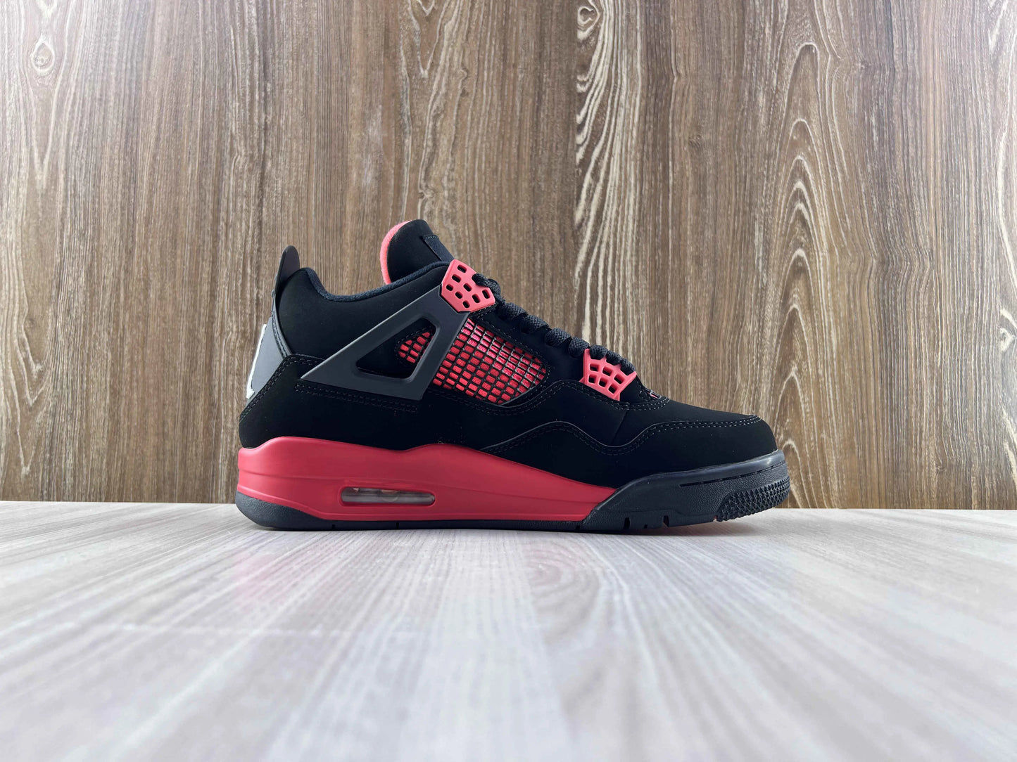 Classic Retro 4 Sneakers - Red Thunder - NocturiaShop