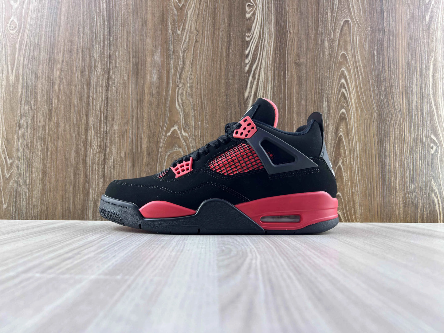 Classic Retro 4 Sneakers - Red Thunder - NocturiaShop