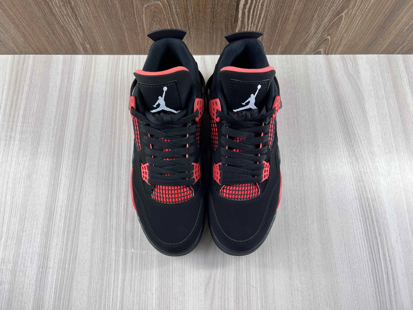 Classic Retro 4 Sneakers - Red Thunder - NocturiaShop