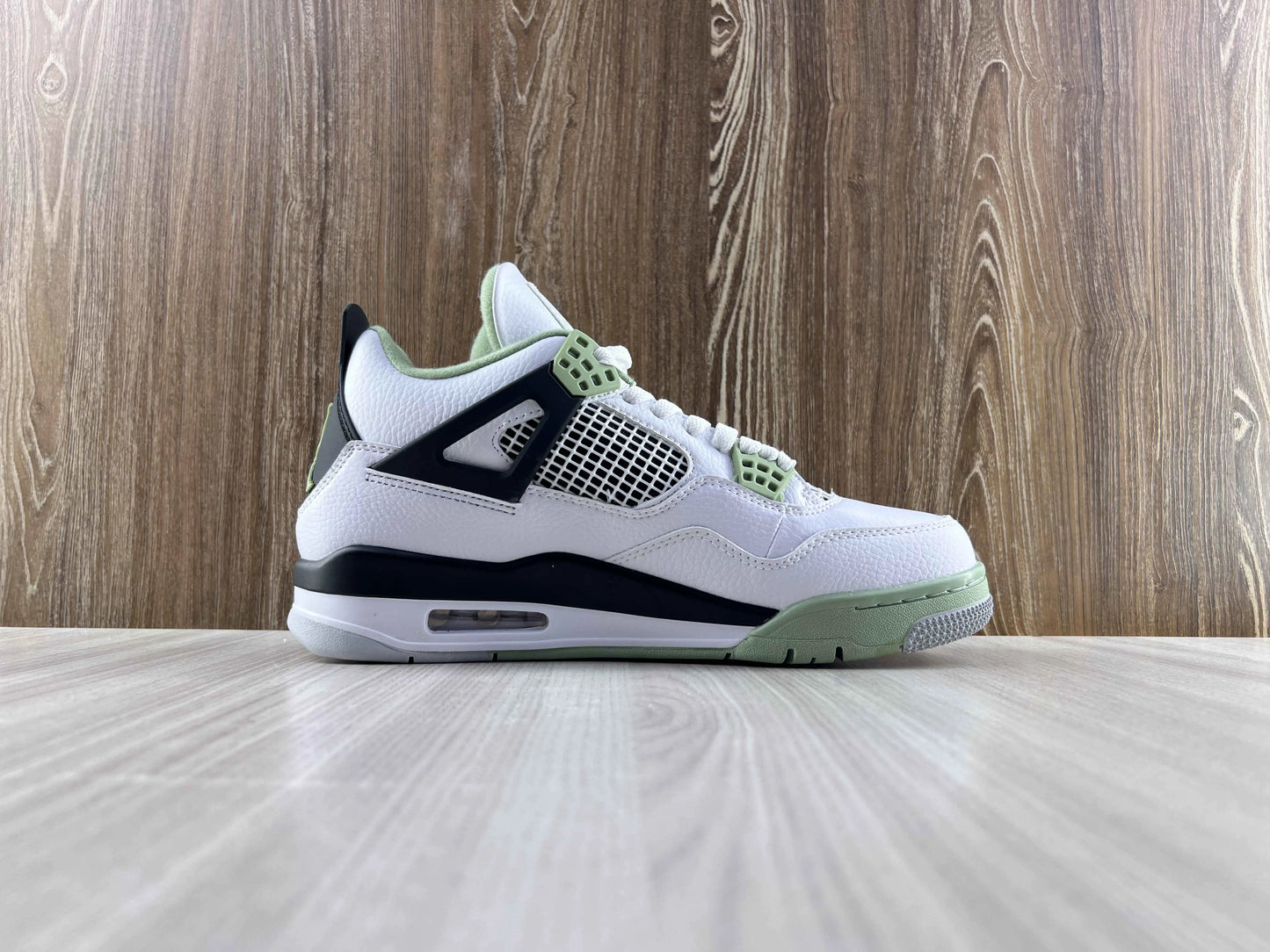 Classic Retro 4 Sneakers - Seafoam - NocturiaShop