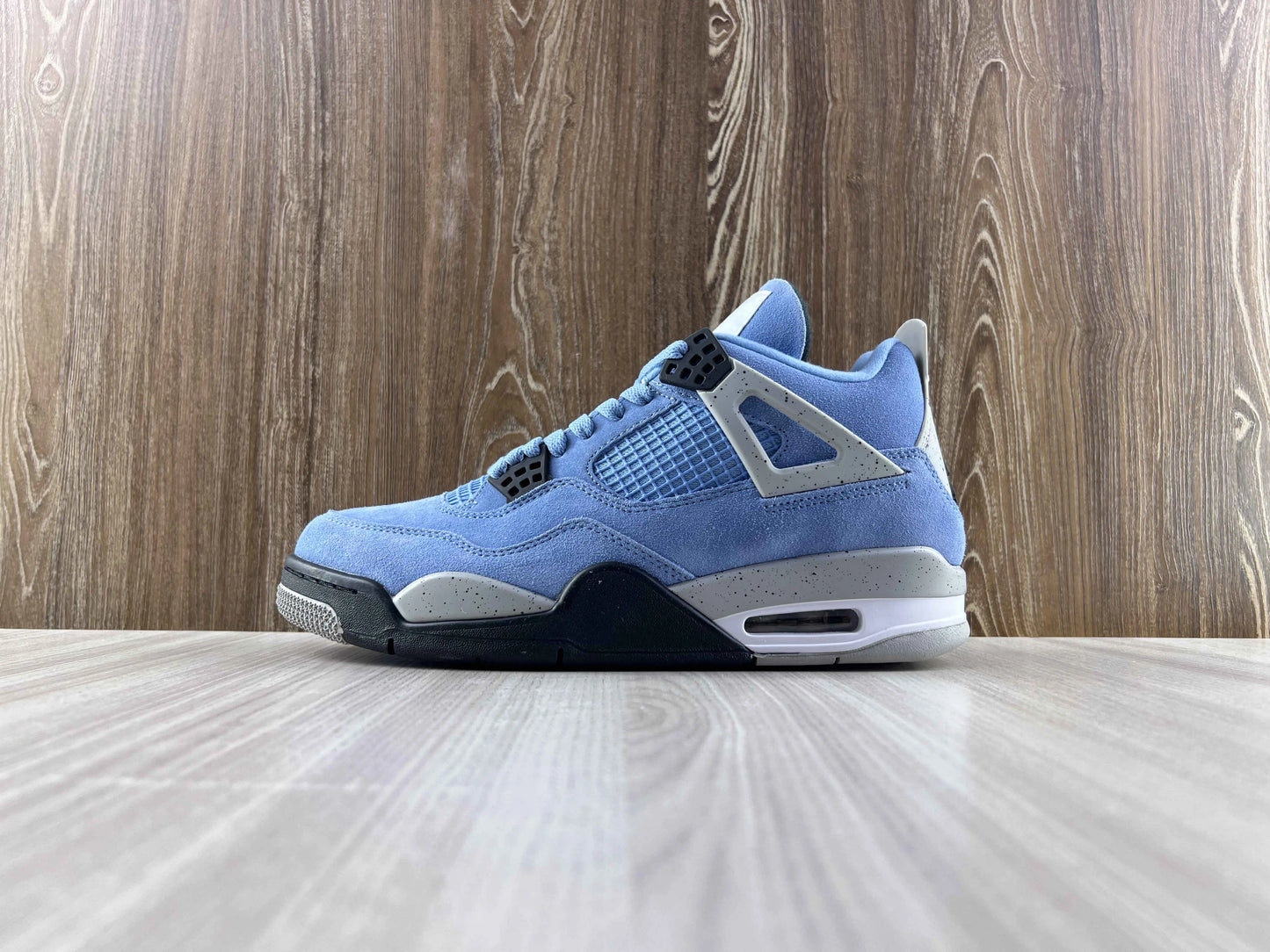 Classic Retro 4 Sneakers - University Blue - NocturiaShop