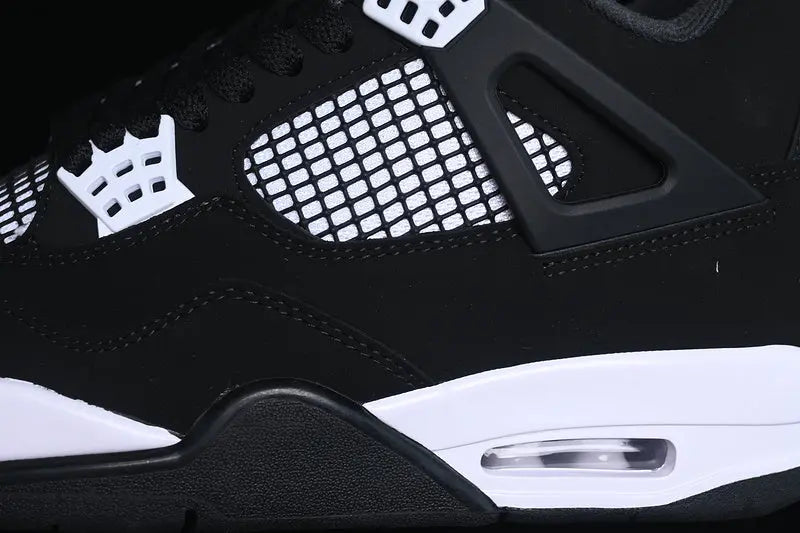 Classic Retro 4 Sneakers - White Thunder - NocturiaShop