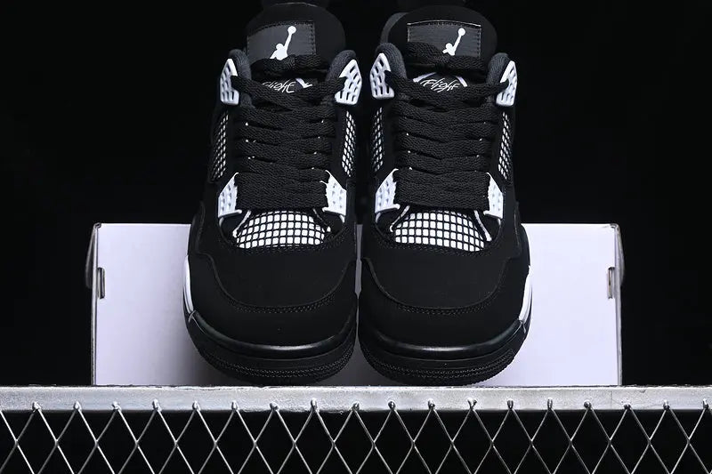 Classic Retro 4 Sneakers - White Thunder - NocturiaShop