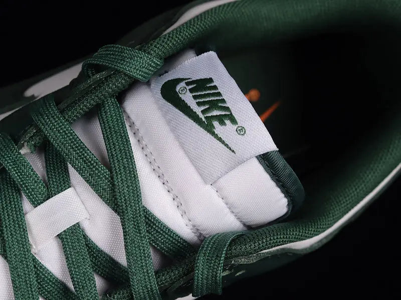 Dunk Style Retro Sneakers - White & Green - NocturiaShop