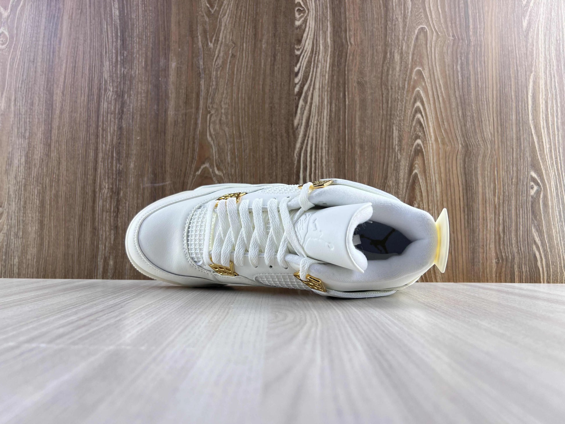 Classic Retro 4 Sneakers - Metallic Gold - NocturiaShop