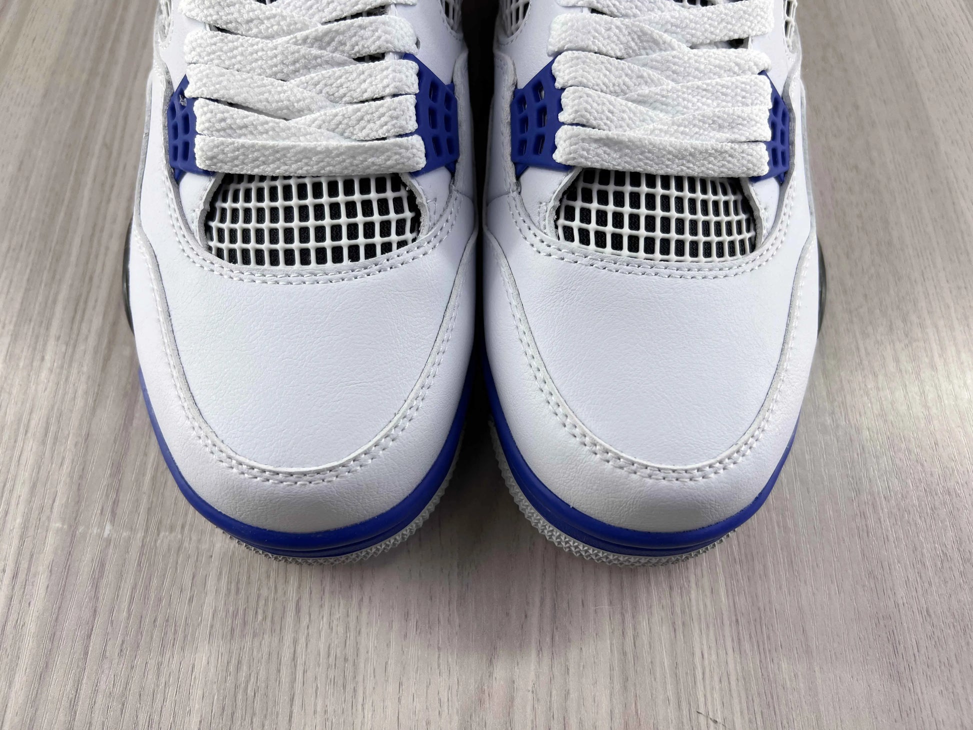 Classic Retro 4 Sneakers - Motorsports - NocturiaShop