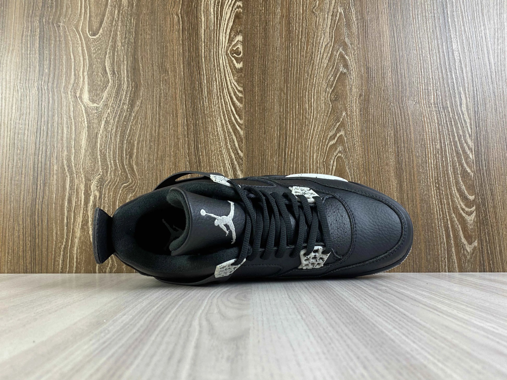 Classic Retro 4 Sneakers - Oreo - NocturiaShop