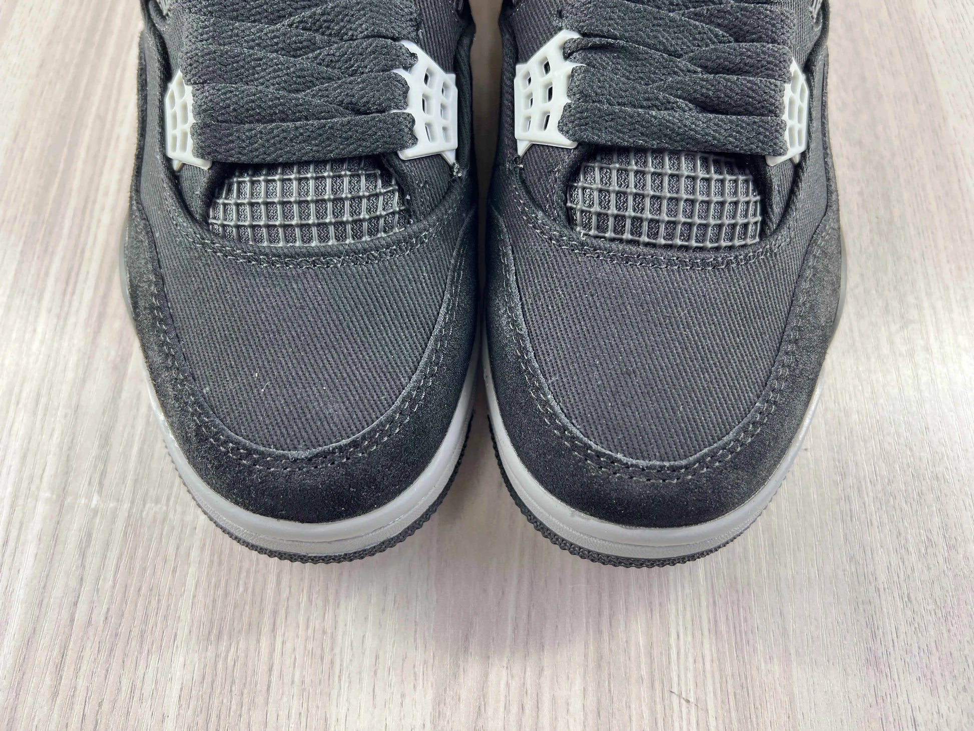 Classic Retro 4 Sneakers - SE Black Canvas - NocturiaShop